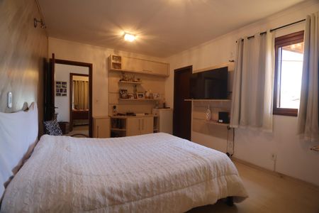 Casa à venda com 170m², 3 quartos e 5 vagasSuíte 2