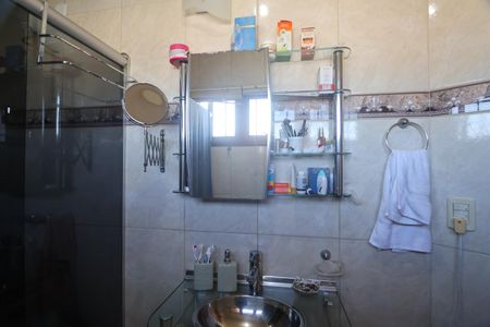 Casa à venda com 170m², 3 quartos e 5 vagasBanheiro da Suíte 1