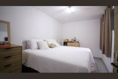 Casa à venda com 80m², 4 quartos e 2 vagas Casa à venda com 80m², 4 quartos e 2 vagasQuarto 4