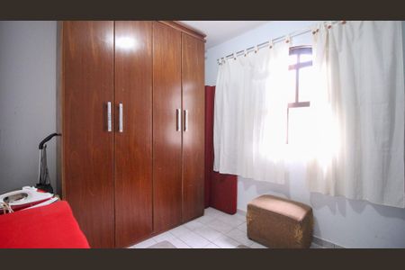 Casa à venda com 80m², 4 quartos e 2 vagas Casa à venda com 80m², 4 quartos e 2 vagasQuarto 2