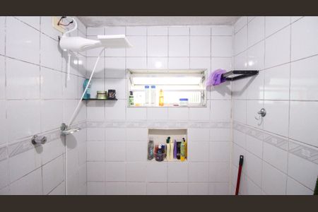 Casa à venda com 80m², 4 quartos e 2 vagas Casa à venda com 80m², 4 quartos e 2 vagasBanheiro 1