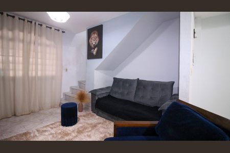 Casa à venda com 80m², 4 quartos e 2 vagas Casa à venda com 80m², 4 quartos e 2 vagasSala