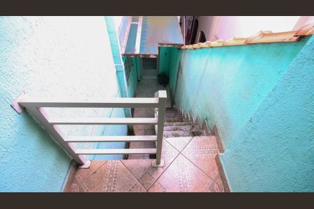 Casa à venda com 80m², 4 quartos e 2 vagas Casa à venda com 80m², 4 quartos e 2 vagasEscada