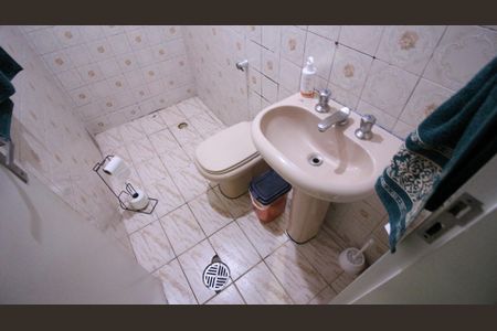 Casa à venda com 80m², 4 quartos e 2 vagas Casa à venda com 80m², 4 quartos e 2 vagasBanheiro 2