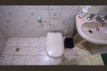 Casa à venda com 80m², 4 quartos e 2 vagas Casa à venda com 80m², 4 quartos e 2 vagasBanheiro 2