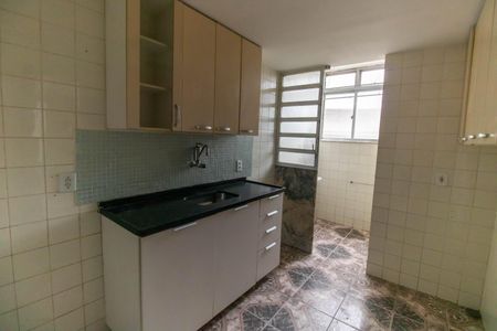 Apartamento à venda com 84m², 2 quartos e 1 vaga Apartamento à venda com 84m², 2 quartos e 1 vagaCozinha e Área de Serviço