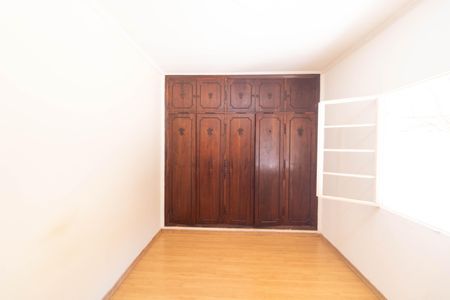 Casa à venda com 208m², 4 quartos e 2 vagas Casa à venda com 208m², 4 quartos e 2 vagasQuarto 3