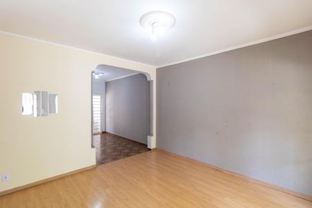 Casa à venda com 208m², 4 quartos e 2 vagas Casa à venda com 208m², 4 quartos e 2 vagasSala