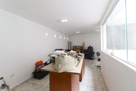 Casa à venda com 200m², 3 quartos e 4 vagas Casa à venda com 200m², 3 quartos e 4 vagasTerraço
