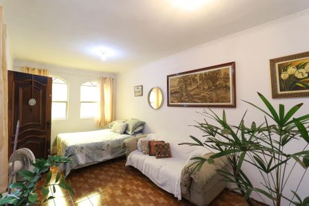 Casa à venda com 200m², 3 quartos e 4 vagas Casa à venda com 200m², 3 quartos e 4 vagasSala