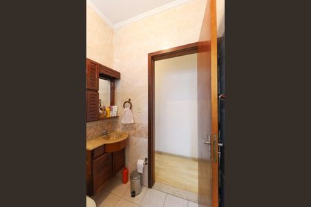 Casa à venda com 200m², 3 quartos e 4 vagas Casa à venda com 200m², 3 quartos e 4 vagasBanheiro