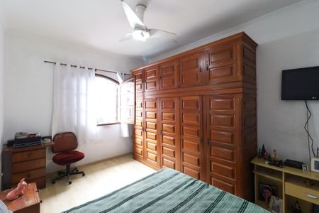 Casa à venda com 200m², 3 quartos e 4 vagas Casa à venda com 200m², 3 quartos e 4 vagasSuíte