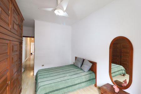 Casa à venda com 200m², 3 quartos e 4 vagas Casa à venda com 200m², 3 quartos e 4 vagasSuíte