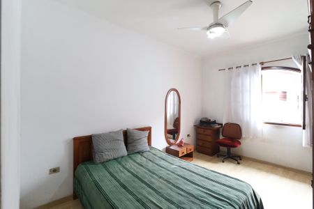 Casa à venda com 200m², 3 quartos e 4 vagas Casa à venda com 200m², 3 quartos e 4 vagasSuíte