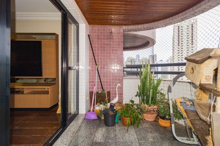 Apartamento para alugar com 140m², 3 quartos e 2 vagasVaranda