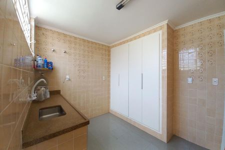 Casa à venda com 162m², 3 quartos e 4 vagas Casa à venda com 162m², 3 quartos e 4 vagasCozinha