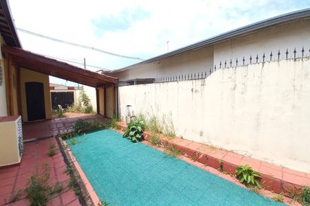 Casa à venda com 162m², 3 quartos e 4 vagas Casa à venda com 162m², 3 quartos e 4 vagasQuintal