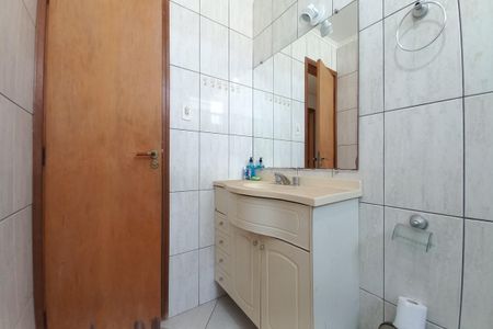 Casa à venda com 162m², 3 quartos e 4 vagas Casa à venda com 162m², 3 quartos e 4 vagasBanheiro Social