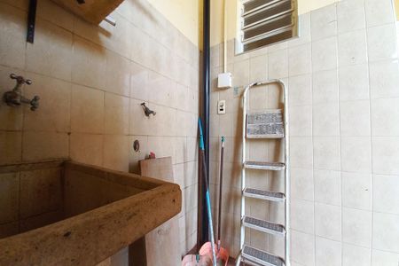 Casa à venda com 162m², 3 quartos e 4 vagas Casa à venda com 162m², 3 quartos e 4 vagasÁrea de Serviço