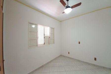 Casa à venda com 162m², 3 quartos e 4 vagas Casa à venda com 162m², 3 quartos e 4 vagasQuarto 1