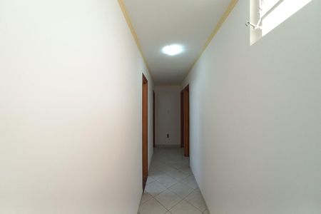 Casa à venda com 162m², 3 quartos e 4 vagas Casa à venda com 162m², 3 quartos e 4 vagasCorredor