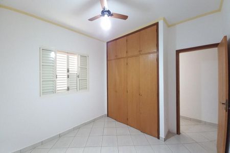 Casa à venda com 162m², 3 quartos e 4 vagas Casa à venda com 162m², 3 quartos e 4 vagasQuarto 2