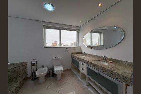 Apartamento para alugar com 130m², 1 quarto e 2 vagasBanheiro da Suíte