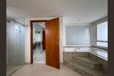 Apartamento para alugar com 130m², 1 quarto e 2 vagasBanheiro da Suíte