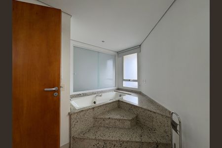 Apartamento para alugar com 130m², 1 quarto e 2 vagasBanheiro da Suíte