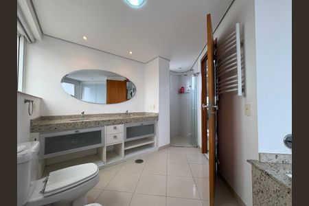 Apartamento para alugar com 130m², 1 quarto e 2 vagasBanheiro da Suíte