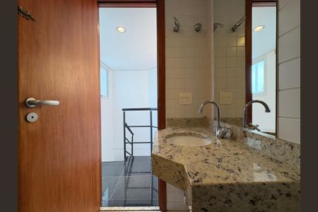 Apartamento para alugar com 130m², 1 quarto e 2 vagasBanheiro Social