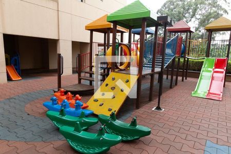 Apartamento à venda com 114m², 4 quartos e 2 vagas Apartamento à venda com 114m², 4 quartos e 2 vagasÁrea comum - Playground