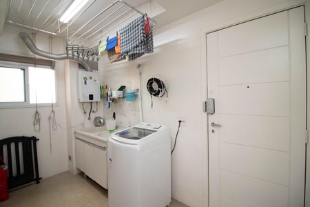 Apartamento à venda com 114m², 4 quartos e 2 vagas Apartamento à venda com 114m², 4 quartos e 2 vagasÁrea de Serviço