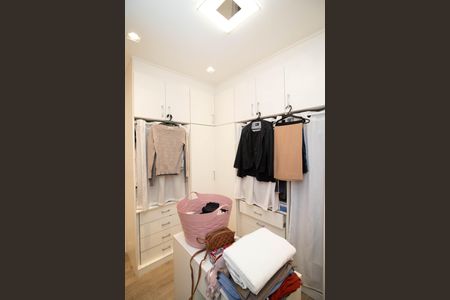 Apartamento à venda com 114m², 4 quartos e 2 vagas Apartamento à venda com 114m², 4 quartos e 2 vagasCloset