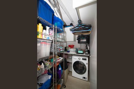 Apartamento à venda com 114m², 4 quartos e 2 vagas Apartamento à venda com 114m², 4 quartos e 2 vagasQuarto de Serviço