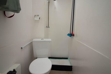 Apartamento à venda com 114m², 4 quartos e 2 vagas Apartamento à venda com 114m², 4 quartos e 2 vagasBanheiro de Serviço