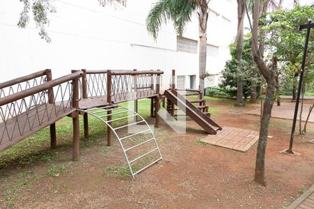 Apartamento à venda com 114m², 4 quartos e 2 vagas Apartamento à venda com 114m², 4 quartos e 2 vagasÁrea comum - Playground