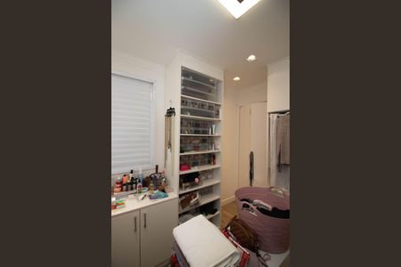 Apartamento à venda com 114m², 4 quartos e 2 vagas Apartamento à venda com 114m², 4 quartos e 2 vagasCloset