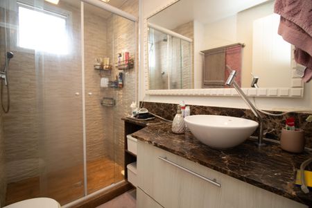 Apartamento à venda com 114m², 4 quartos e 2 vagas Apartamento à venda com 114m², 4 quartos e 2 vagasBanheiro da Suíte