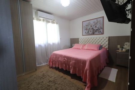 Casa para alugar com 242m², 4 quartos e 5 vagasSuíte