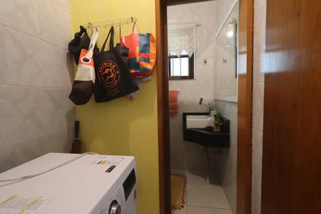 Casa para alugar com 242m², 4 quartos e 5 vagasÁrea de Serviço 