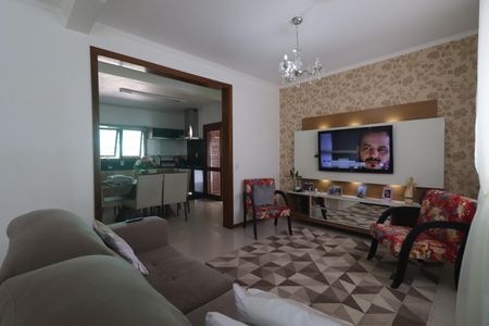 Casa para alugar com 242m², 4 quartos e 5 vagasSala