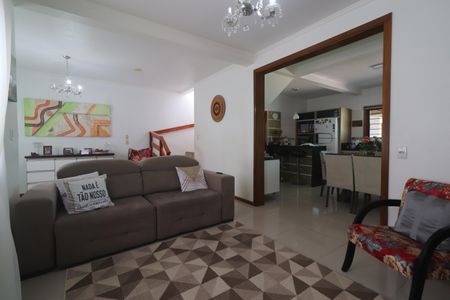 Casa para alugar com 242m², 4 quartos e 5 vagasSala