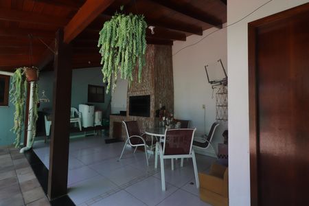 Casa para alugar com 242m², 4 quartos e 5 vagasÁrea Externa