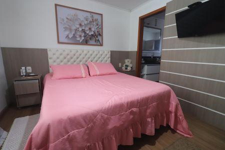 Casa para alugar com 242m², 4 quartos e 5 vagasSuíte