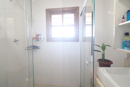 Casa para alugar com 242m², 4 quartos e 5 vagasBanheiro