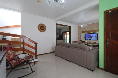 Casa para alugar com 242m², 4 quartos e 5 vagasSala