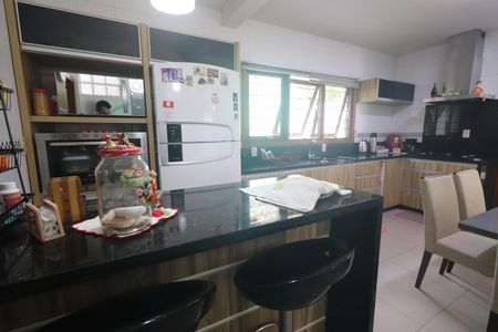 Casa para alugar com 242m², 4 quartos e 5 vagasCozinha