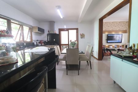 Casa para alugar com 242m², 4 quartos e 5 vagasCozinha