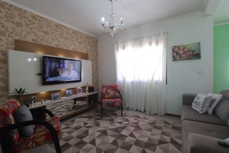 Casa para alugar com 242m², 4 quartos e 5 vagasSala